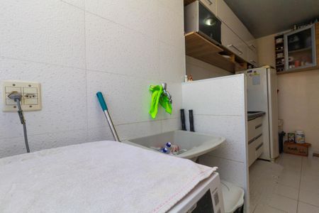 Apartamento à venda com 49m², 2 quartos e 1 vaga Apartamento à venda com 49m², 2 quartos e 1 vagaCozinha e Área de Serviço