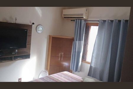 Casa à venda com 102m², 2 quartos e 2 vagas