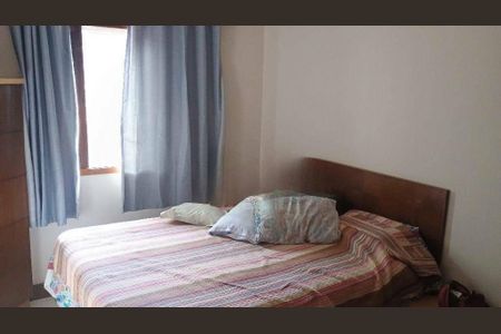 Casa à venda com 102m², 2 quartos e 2 vagas