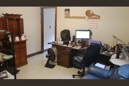 Casa à venda com 102m², 2 quartos e 2 vagas