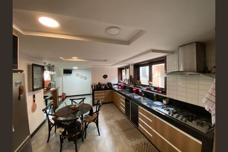 Casa à venda com 513m², 6 quartos e 3 vagasCozinha