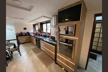 Casa à venda com 513m², 6 quartos e 3 vagasCozinha