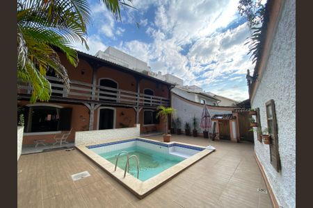 Casa à venda com 513m², 6 quartos e 3 vagasQuintal - Piscina