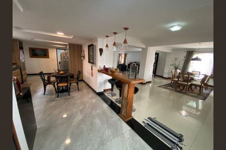 Casa à venda com 513m², 6 quartos e 3 vagasCozinha