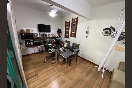 Casa à venda com 513m², 6 quartos e 3 vagasEscritório