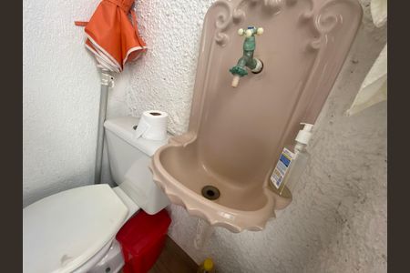 Casa à venda com 513m², 6 quartos e 3 vagasBanheiro de Serviço