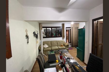 Casa à venda com 513m², 6 quartos e 3 vagasEscritório