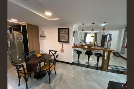 Casa à venda com 513m², 6 quartos e 3 vagasCozinha