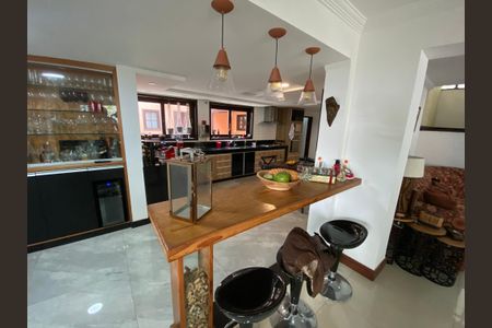 Casa à venda com 513m², 6 quartos e 3 vagasCozinha