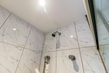 Apartamento para alugar com 150m², 3 quartos e 4 vagasBanheiro da Suíte 1 - chuveiro