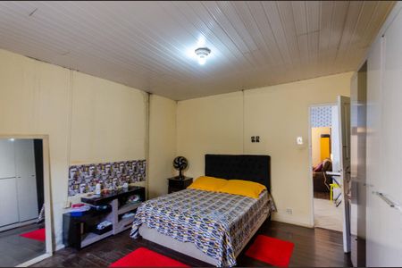 Casa à venda com 280m², 4 quartos e 2 vagas Casa à venda com 280m², 4 quartos e 2 vagasQuarto 1