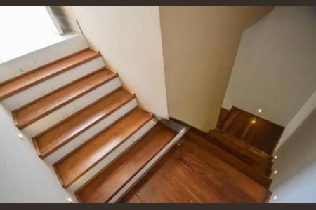 Casa de condomínio à venda com 500m², 4 quartos e 3 vagas Casa de condomínio à venda com 500m², 4 quartos e 3 vagasFoto 24