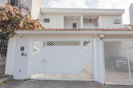 Casa à venda com 154m², 3 quartos e 4 vagasFachada