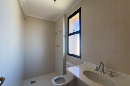 Apartamento à venda com 432m², 3 quartos e 5 vagasBanheiro da Suíte 2