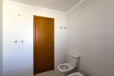 Apartamento à venda com 432m², 3 quartos e 5 vagasBanheiro da Suíte 1