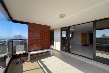 Apartamento à venda com 432m², 3 quartos e 5 vagasVaranda da sala