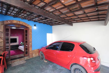 Casa à venda com 140m², 3 quartos e 2 vagasGaragem