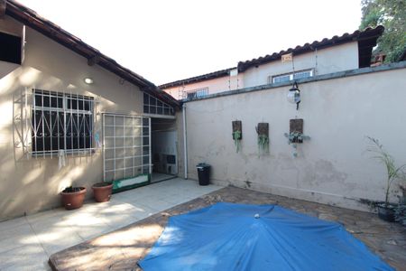 Casa à venda com 140m², 3 quartos e 2 vagasPiscina