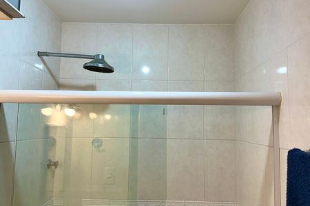 Apartamento para alugar com 90m², 2 quartos e 1 vaga Apartamento para alugar com 90m², 2 quartos e 1 vagaBanheiro da Suíte