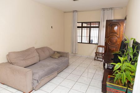 Casa à venda com 150m², 3 quartos e 2 vagasSala