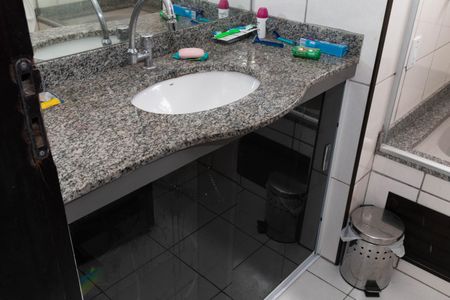 Casa à venda com 150m², 3 quartos e 2 vagasBanheiro da Suíte