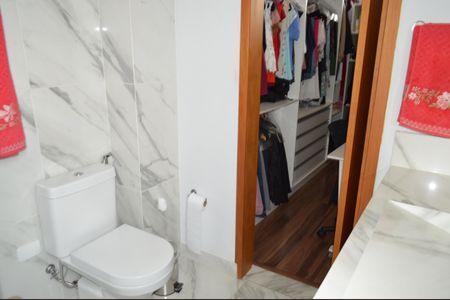 Apartamento à venda com 103m², 2 quartos e 1 vagaBanheiro da Suíte