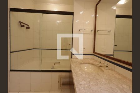 Casa de condomínio à venda com 754m², 4 quartos e 6 vagasBanheiro 4