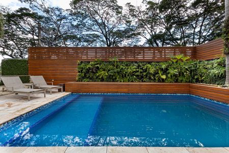 Casa de condomínio à venda com 754m², 4 quartos e 6 vagas Casa de condomínio à venda com 754m², 4 quartos e 6 vagasPiscina