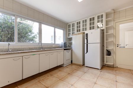 Casa de condomínio à venda com 754m², 4 quartos e 6 vagas Casa de condomínio à venda com 754m², 4 quartos e 6 vagasCozinha