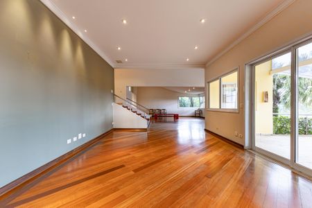 Casa de condomínio à venda com 754m², 4 quartos e 6 vagas Casa de condomínio à venda com 754m², 4 quartos e 6 vagasSala