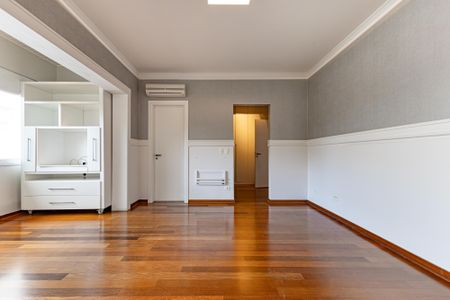 Casa de condomínio à venda com 754m², 4 quartos e 6 vagas Casa de condomínio à venda com 754m², 4 quartos e 6 vagasQuarto 2