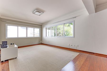 Casa de condomínio à venda com 754m², 4 quartos e 6 vagas Casa de condomínio à venda com 754m², 4 quartos e 6 vagasQuarto 1