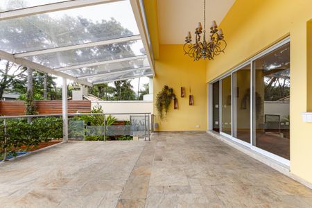 Casa de condomínio à venda com 754m², 4 quartos e 6 vagas Casa de condomínio à venda com 754m², 4 quartos e 6 vagasÁrea Externa