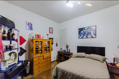 Casa à venda com 216m², 2 quartos e 2 vagas Casa à venda com 216m², 2 quartos e 2 vagasQuarto 2