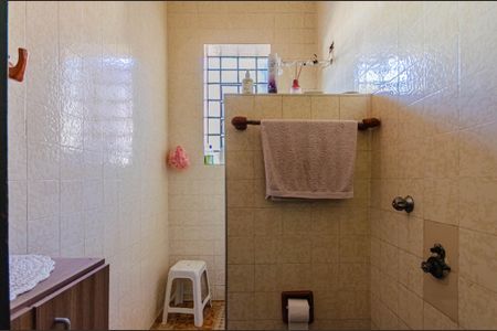 Casa à venda com 216m², 2 quartos e 2 vagas Casa à venda com 216m², 2 quartos e 2 vagasBanheiro