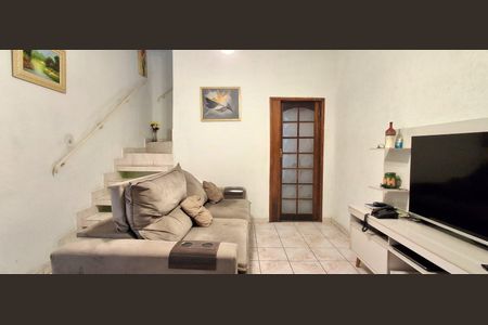 Casa à venda com 147m², 3 quartos e 2 vagas Casa à venda com 147m², 3 quartos e 2 vagasSala