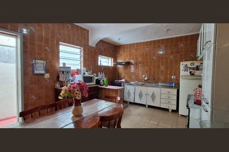 Casa à venda com 147m², 3 quartos e 2 vagas Casa à venda com 147m², 3 quartos e 2 vagasCozinha