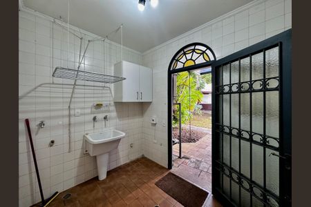 Casa à venda com 289m², 3 quartos e 2 vagas Casa à venda com 289m², 3 quartos e 2 vagasÁrea de Serviço