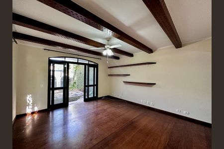 Casa à venda com 289m², 3 quartos e 2 vagas Casa à venda com 289m², 3 quartos e 2 vagasEscritório