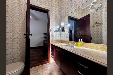 Casa à venda com 289m², 3 quartos e 2 vagas Casa à venda com 289m², 3 quartos e 2 vagasBanheiro Suíte 2