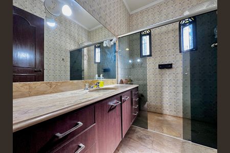 Casa à venda com 289m², 3 quartos e 2 vagas Casa à venda com 289m², 3 quartos e 2 vagasBanheiro Suíte 2