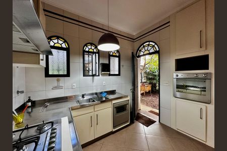 Casa à venda com 289m², 3 quartos e 2 vagas Casa à venda com 289m², 3 quartos e 2 vagasCozinha