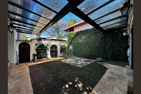 Casa à venda com 289m², 3 quartos e 2 vagas Casa à venda com 289m², 3 quartos e 2 vagasQuintal