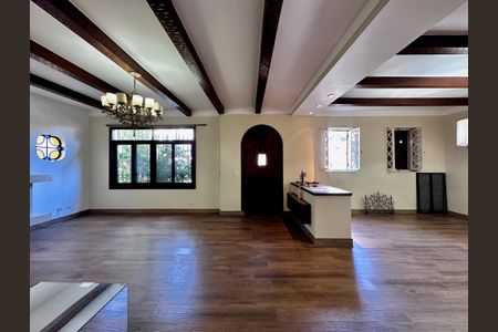 Casa à venda com 289m², 3 quartos e 2 vagas Casa à venda com 289m², 3 quartos e 2 vagasSala