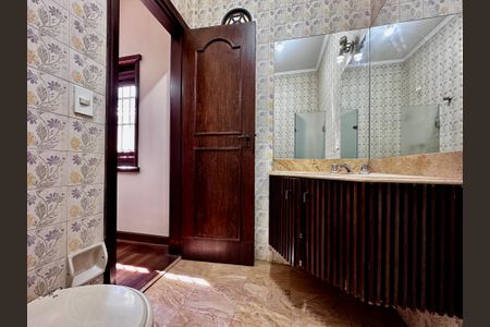 Casa à venda com 289m², 3 quartos e 2 vagas Casa à venda com 289m², 3 quartos e 2 vagasBanheiro Suíte 1