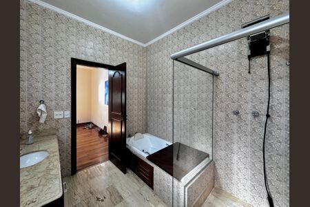 Casa à venda com 289m², 3 quartos e 2 vagas Casa à venda com 289m², 3 quartos e 2 vagasBanheiro Suíte 3