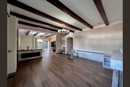 Casa à venda com 289m², 3 quartos e 2 vagas Casa à venda com 289m², 3 quartos e 2 vagasSala