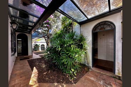 Casa à venda com 289m², 3 quartos e 2 vagas Casa à venda com 289m², 3 quartos e 2 vagasQuintal