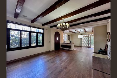 Casa à venda com 289m², 3 quartos e 2 vagas Casa à venda com 289m², 3 quartos e 2 vagasSala