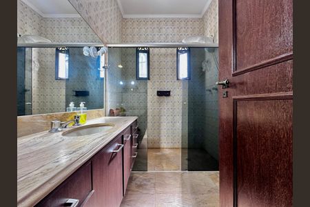 Casa à venda com 289m², 3 quartos e 2 vagas Casa à venda com 289m², 3 quartos e 2 vagasBanheiro Suíte 2